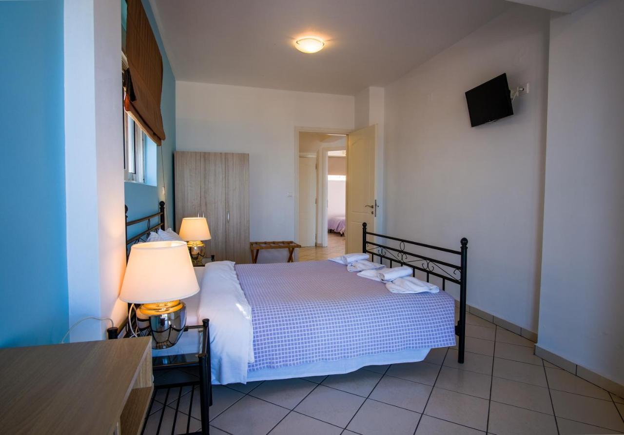 Blue Villas Agia Marina Dış mekan fotoğraf